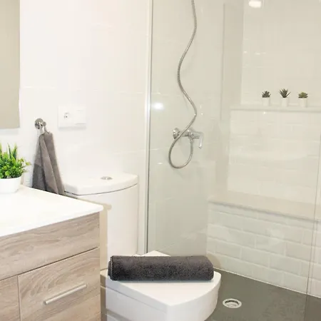 Vivienda Junto A Ruzafa / 6 Pax Appartamento *