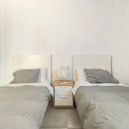 Vivienda Junto A Ruzafa / 6 Pax Valenza