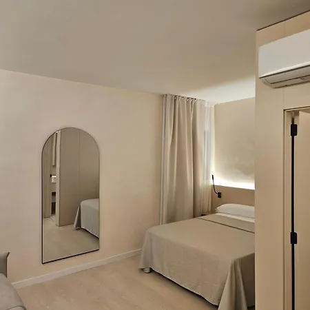 El Globo Hotel *
