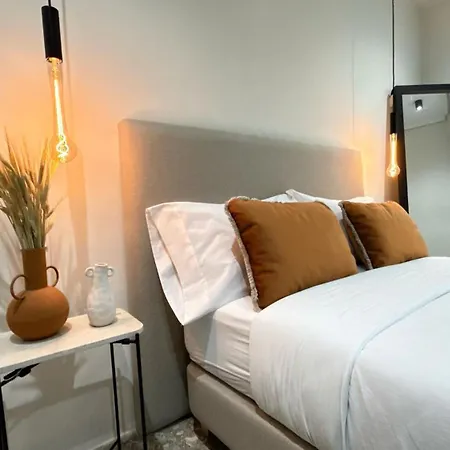 Valencia, Netflix, 4 Mins Walk To The *