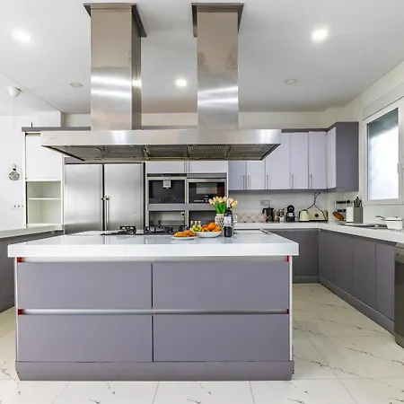 Casa Familiar 9 Pax, Smart Tv, Centro, Playa, Cafe, Ac Feriehus Valencia