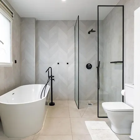 Casa Familiar 9 Pax, Smart Tv, Centro, Playa, Cafe, Ac