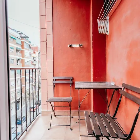 Queen Apt, 2min To Beach, Terrace, 3bd, 6pax شقة فالنسيا