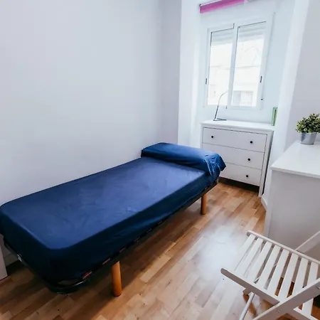 Queen Apt, 2min To Beach, Terrace, 3bd, 6pax Valensiya