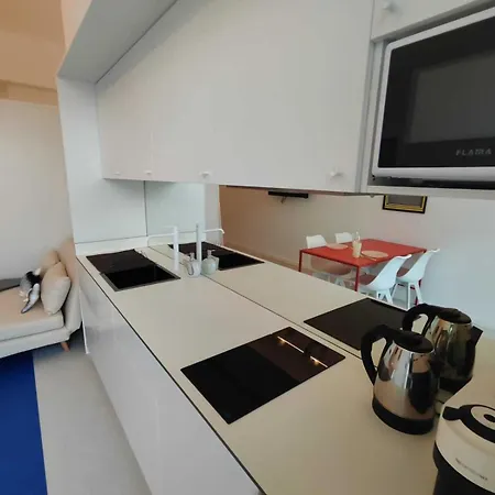 Carisan1 - 6 Min To Beach, Modern, Bright Appartement