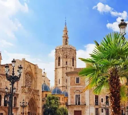 Apartament New 4 Pax Front Station Wifi