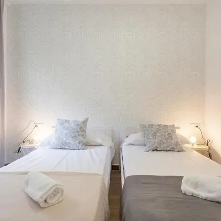 Apartament New 4 Pax Front Station Wifi *