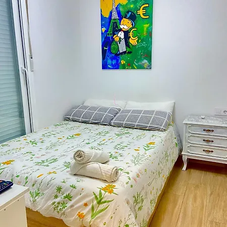 Quarto em Acomodações Particulares Frente Estacion De Tren Joaquin Sorolla Valência