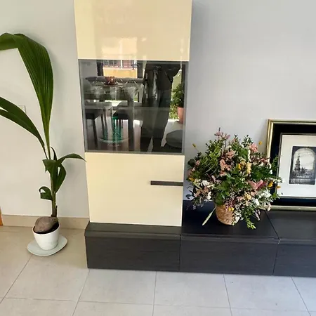 300 M From The ,parking , Breakfast Apartman Valencia