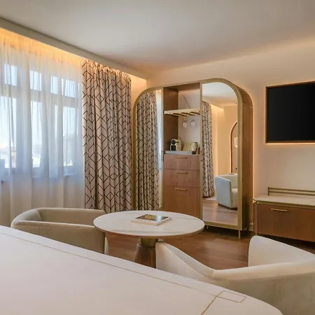 Grand Centenari, Valencia, Autograph Collection 5*