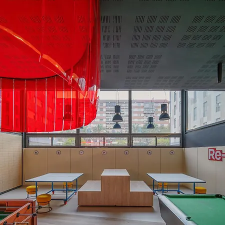 Residencia Universitaria Resa Damia Bonet Apartman