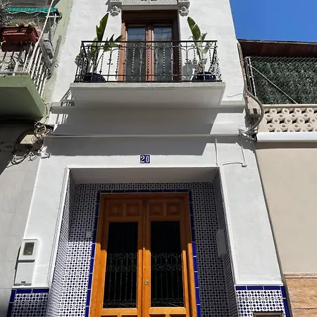 Charming Fisherman's House Cabanyal Cabanal بيت للعطل