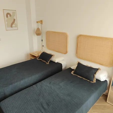 Eliving - Biopark Center & Airport * Valencia