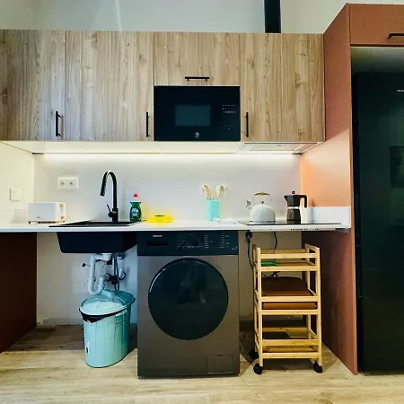 Apartment Modern With Style Near Center