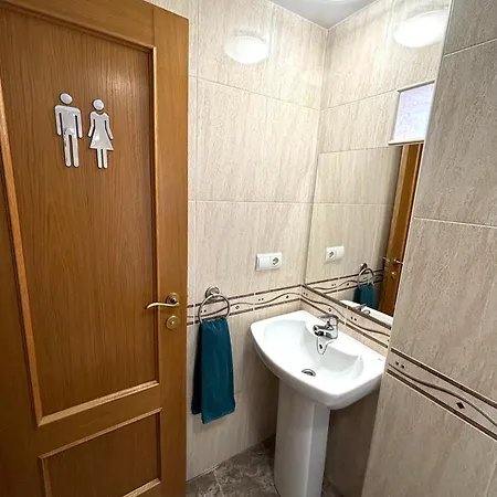 Magnifica Con Bano Privado Pansiyon Valensiya