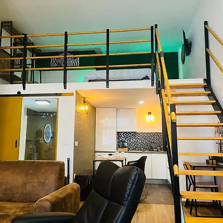 Duplex Tipo Loft De Estilo Selvatico Y Safari, Con Encanto Y A Pasos Del Mar * فالنسيا