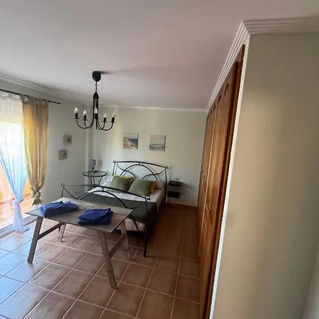 Casa de Férias La Casa Del Olivo En Montserrat - *