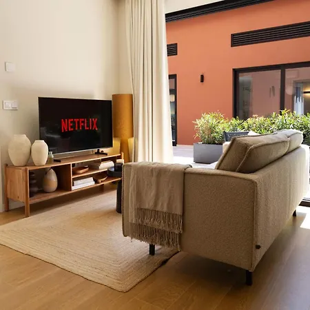 Saristays Modern&o Apartamento *