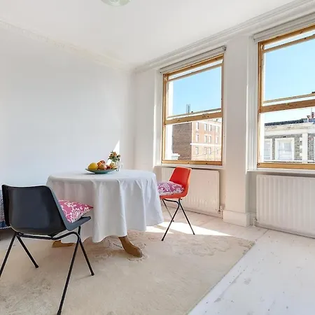 Apartment Single Bedroom With Roof Terrace In Great Location