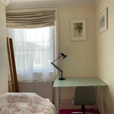 Apartment Single Bedroom With Roof Terrace In Great Location