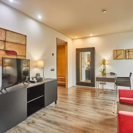 Hotel Silken Puerta 4*