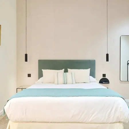 Romantic N4 Oceanografico Virkin * Valência