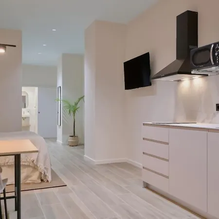 Oceanografic Romantic Apartment N6 Virkin Suites