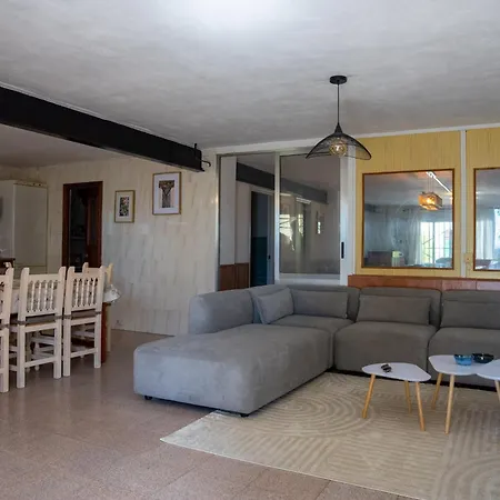 Beautiful With Huge Private Pool And Vineyard View וילה