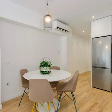 Acogedor Frente A Plaza Del Cedro Lejlighed