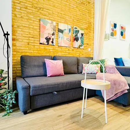 Relaxing Beachside Cabanyal Loft فالنسيا