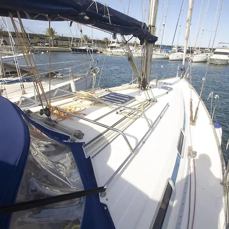 On A Sailing Boat In * バレンシア