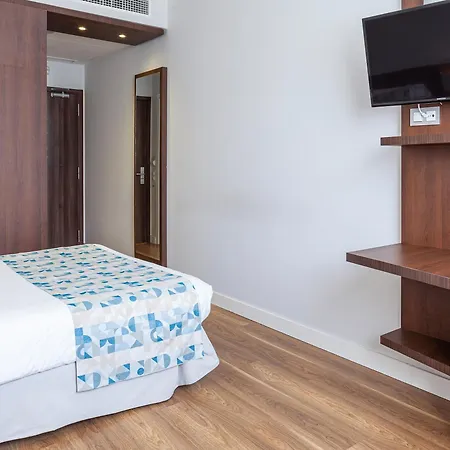 Olympia Universidades Отель 3*