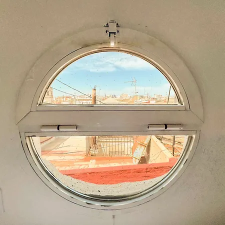 Apartamento ático Con Terraza Cerca De La Plaza De La Virgen