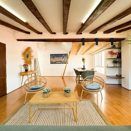 Apartamento ático Con Terraza Cerca De La Plaza De La Virgen *