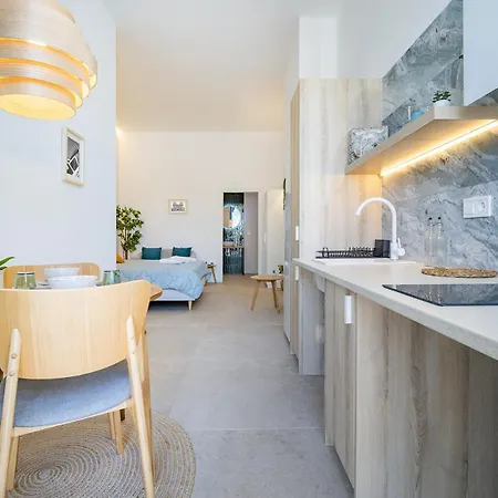 Apartamento Uy - Loft Acogedores Y Modernos Estudios Cerca De La Estación Joaquín Sorolla Valência