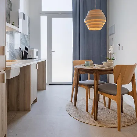 Apartamento Uy - Loft Acogedores Y Modernos Estudios Cerca De La Estación Joaquín Sorolla Valência