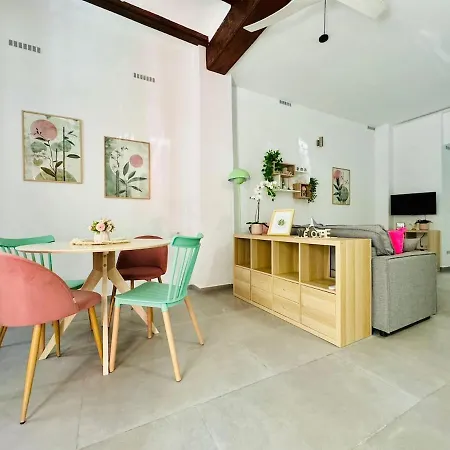 Apartment Cute & Cozy Aparment Near The Historic Center