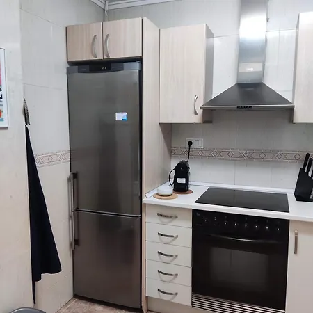 Al Lado De La Playa Malvarrosa * Walencja