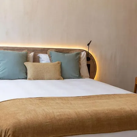 Nomad Haux Puerto Bed and Breakfast 4*