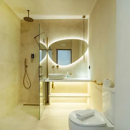 Nomad Haux Puerto Βαλένθια