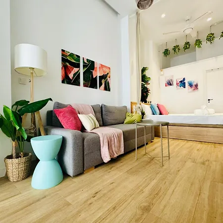 Апартаменты & Cozy Flat Close The Валенсия