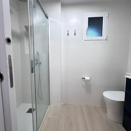 Ecocasa 12pax Perfecta Grupos, Reforma Lujo, Junto Parada Metrovalencia, Cerca Centro Valencia Y Playa, Lavadora, Secadora Equipamiento Total * Burjassot