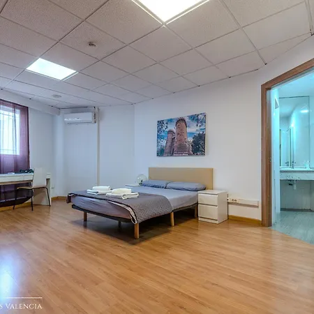 Casa de hóspedes Suites Rooms Valencia 2*