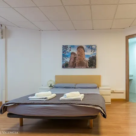 게스트하우스 Suites Rooms Valencia 2*