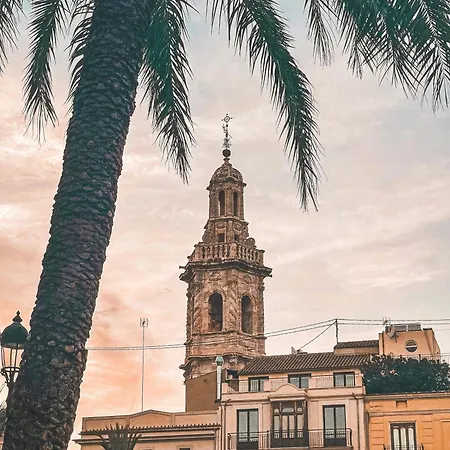 Neobeds - Stylish Modern 1br Near Old Town & Steps From Turia Park