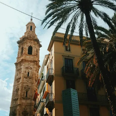 Neobeds - Stylish Modern 1br Near Old Town & Steps From Turia Park *