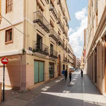 Comfort & Charm In The Center *