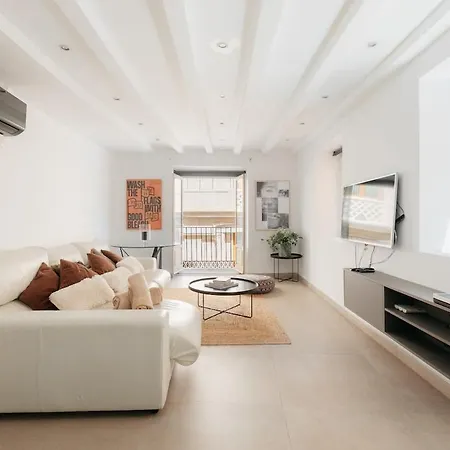 Comfort & Charm In The Center *