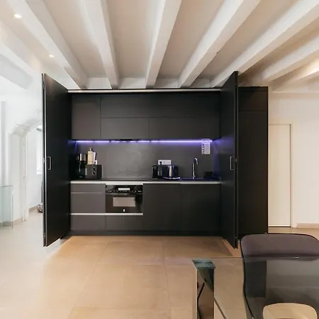 Comfort & Charm In The Center *