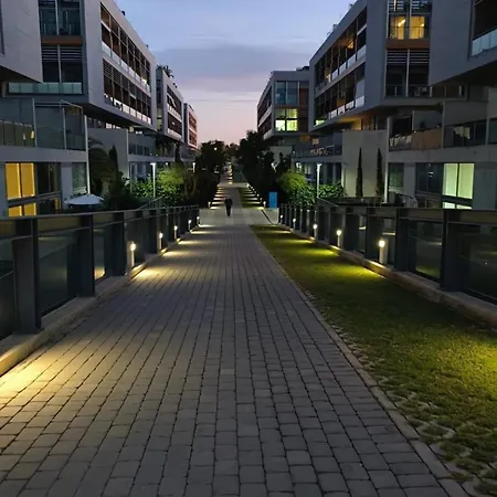 Loft Con Jacuzzi Y Piscina *